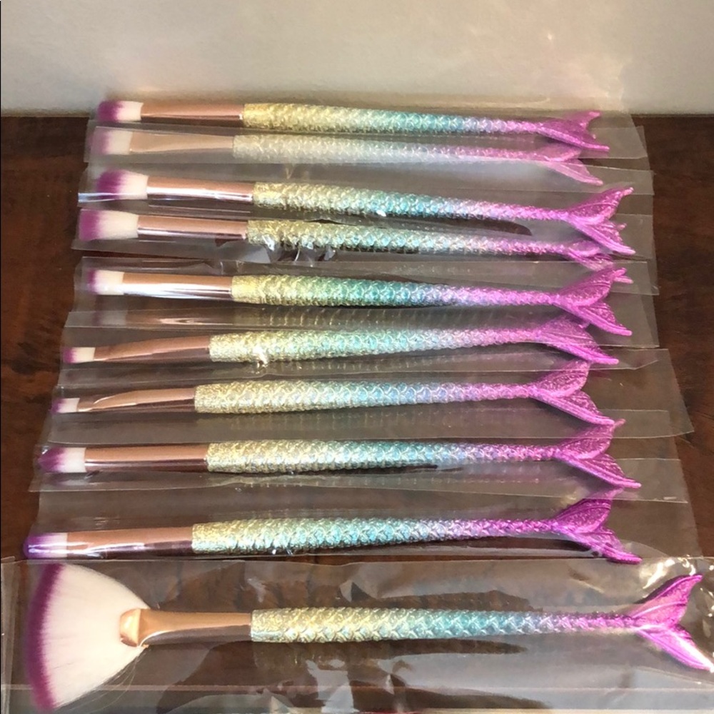 MERMAID FISHTAIL BRUSH SET - Picture 2 of 2
